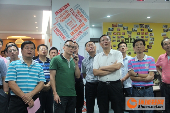 福建省環(huán)保廳副廳長陳寧等領導專家一行蒞臨訊網科技視察